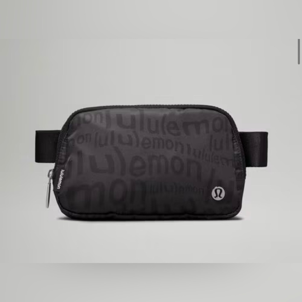 🍋Lululemon Everywhere Belt Bag 1L Wobbley Wordmark Deep Coal🍋